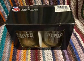 Brand New NFL New England Patriots Clear Rock Glasses (Set Of 2)