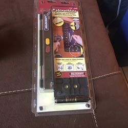 Cabinet mate position in drill perfect self pinholes every time