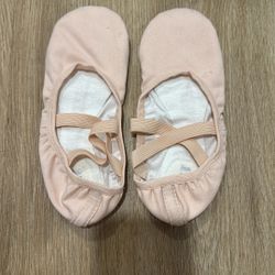 New - Bloch Ballet Shoes - 4.5B