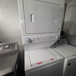 27" FRIGIDAIRE GAS LAUNDRY CENTER