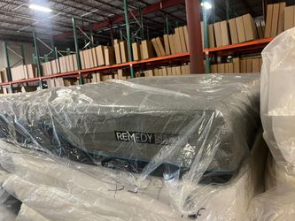 Queen Mattress Remedy Hybrid $399