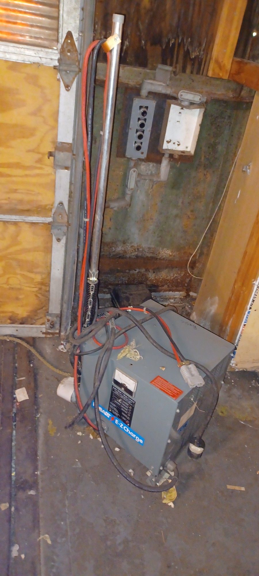 Forklift And Jack Battery Chargers 12, 24 Or 36 Volt Output.
