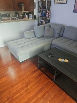 Rooms to go living set.