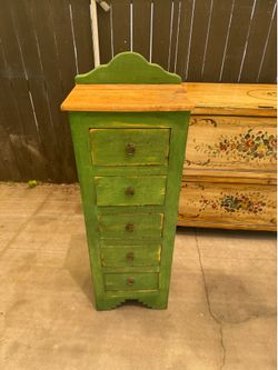 Dresser drawer