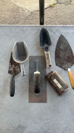 Brick trowel
