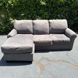 Couch With Reversible Chaise