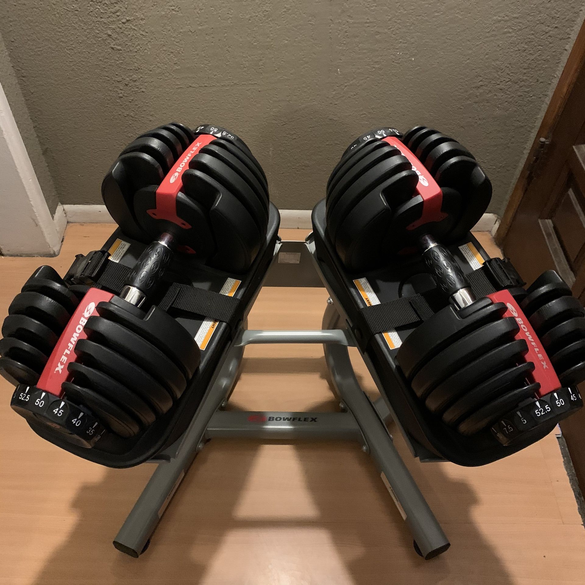 Bowflex Select Tech 552 Adjustable Dumbbells free weights with Stand
