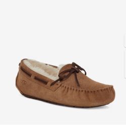 Uggs Women’s Dakota Slippers Size 9