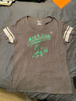 Women XL Majestic distressed Oakland A’s T-shirt