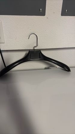 Hanger Wide Should