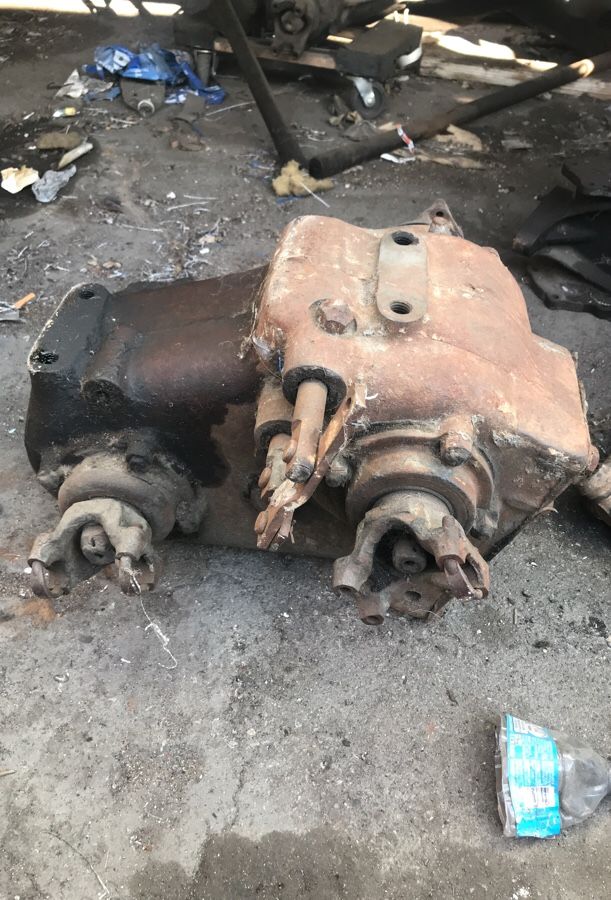 Divorce Transfer case Np200 International scout travelall for Sale in Compton, CA OfferUp