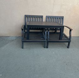 4 P - Piece aluminum Patio Set - With Cushions