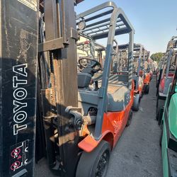 Toyota M7 Forklift 2 Stages 5000 Lbs 