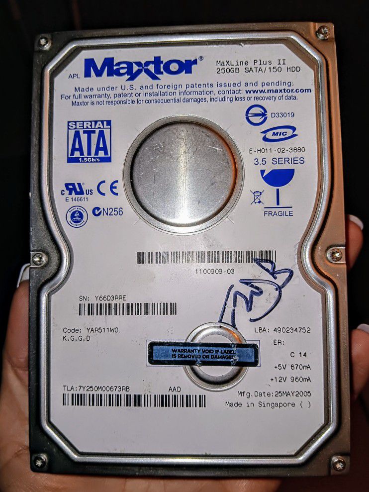 Maxtor Diamond Max Plus 9 6Y160M0 SATA Hard Drive

