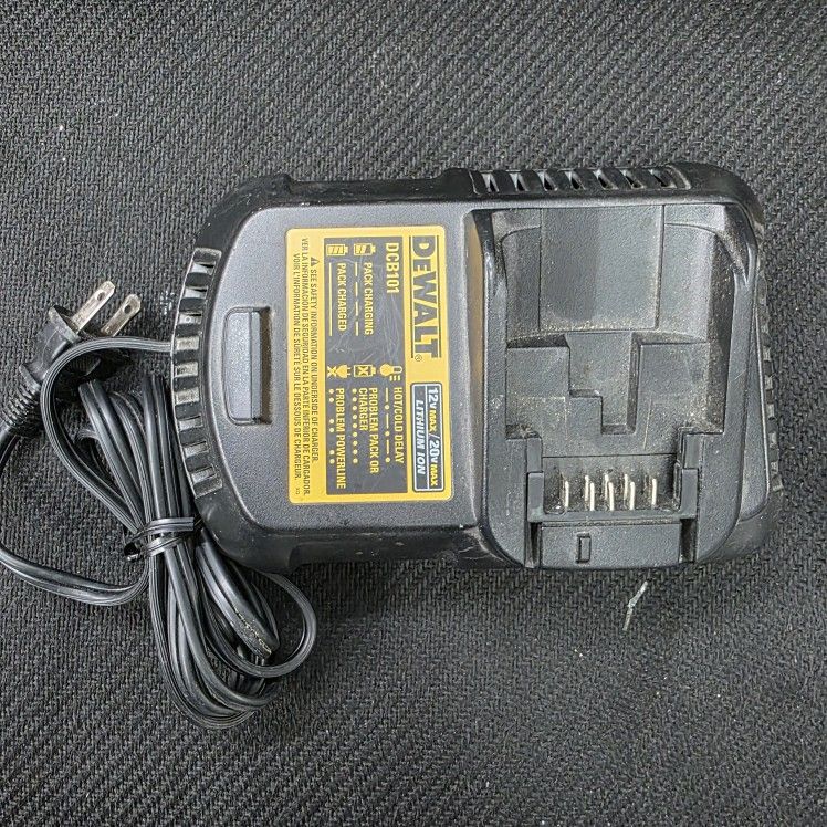 DEWALT DCB101 12V  20V MAX Lithium ion Battery Fast Charger