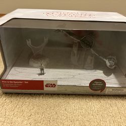 Star Wars Disney Store Finn & Ski Speeder Set