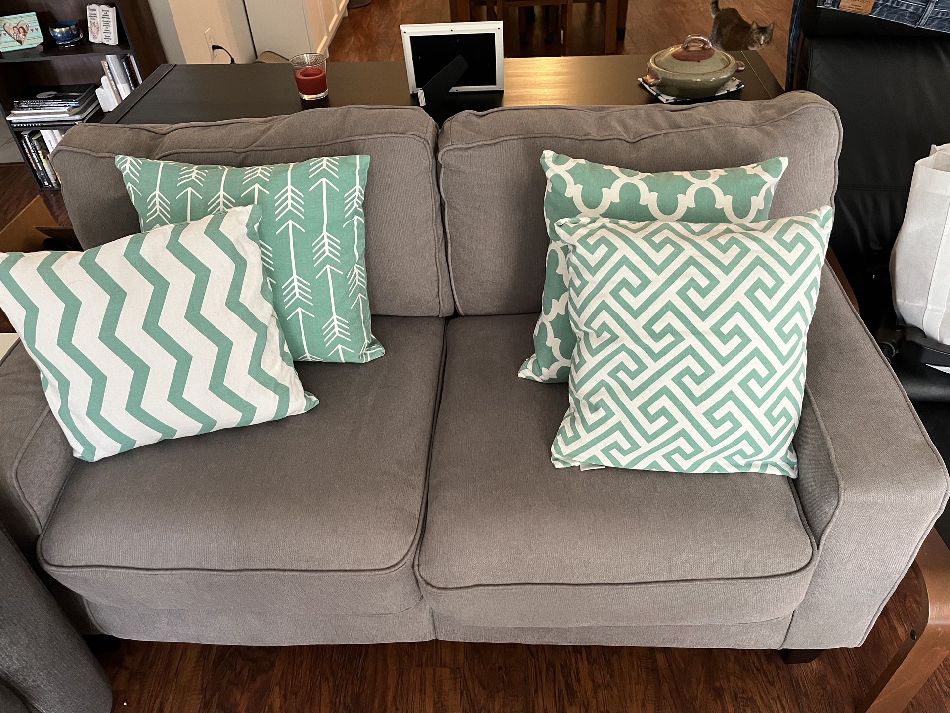 Gray Loveseat/couch 
