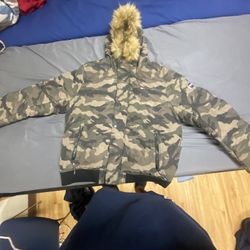 Tommy Hillfigure Camo Puffer Jacket 
