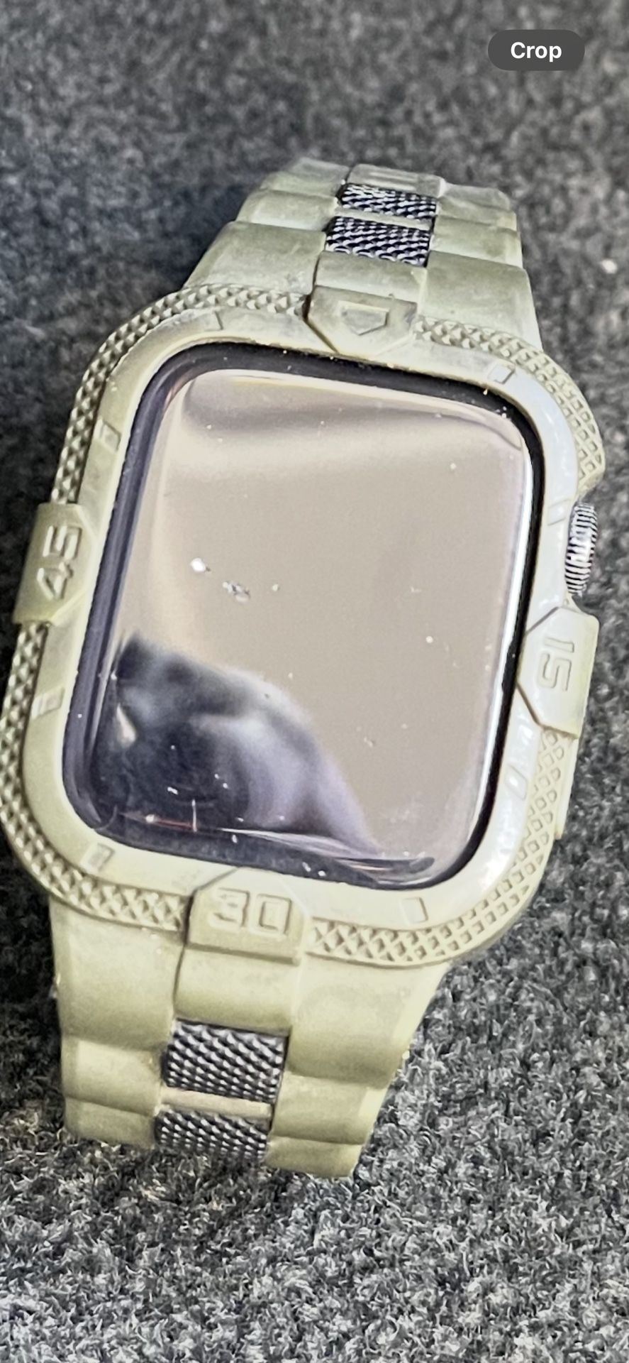 Apple Watch Seven Series  can be used with Bluetooth or connect the line to it and use it as a cell phone as well