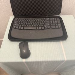 Logitech Wave Keys MK670 Combo - Wireless Ergonomic Keyboard + Mouse + Case - Used, Works Great