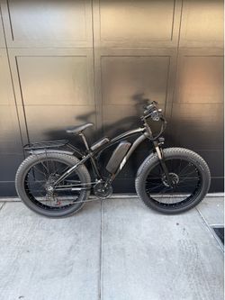 Fat Tire Electric Mountain Bike – Excellent Condition