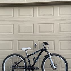 Novara Bonita Women’s Mountain Bike – 26” – XS Frame – 27-Speed – Disc Brakes Bicycle