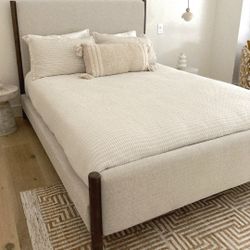 Wooden Post Queen Platform Bed