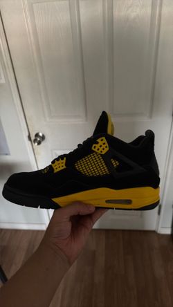 Air Jordan 4 retro thunder size 9
