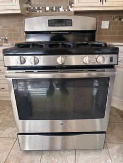 GE 30” Stainless Steel 5-Burner Gas Convection Stove/Oven – Works Great.