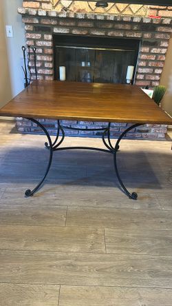 Kitchen/Dining table