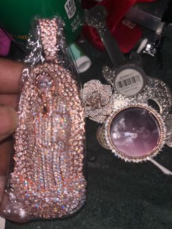 Virgin Mary pendant rose gold