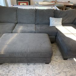 Living Spaces Sofa 2 Piece With Right Arm Over Size Sectional Chase
