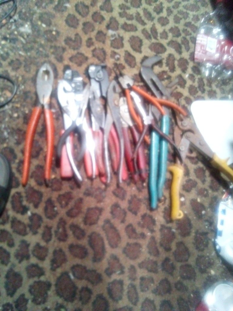 Random Pliers