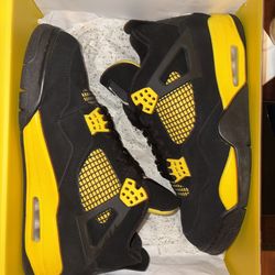Jordan 4 Retro Thunder