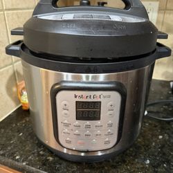Instant Pot Duo Crisp Pressure Cooker 13in 1, 8 Qt with Air Fryer, Roast, Bake, Dehydrate and more