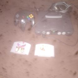 Nintendo 64 W/Controller & 2 Games