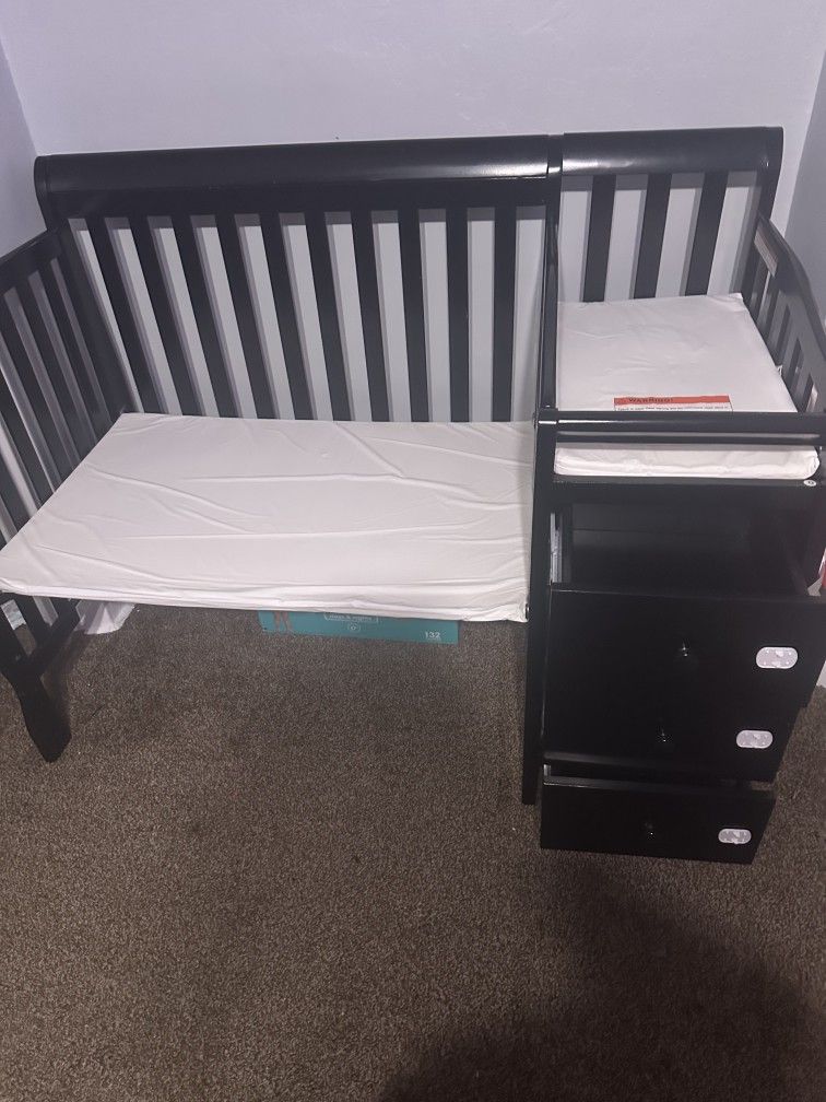 Mini Convertible Crib