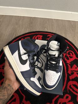 Air Jordan 1 Midnight Navy