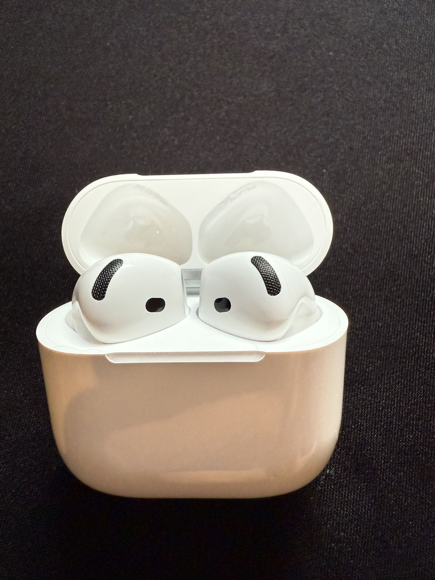 Apple AirPods (4th Gen) with Noise Cancellation