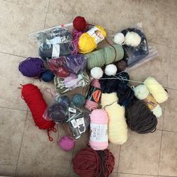 giant yarn lot. thin chunky a little of everything. 