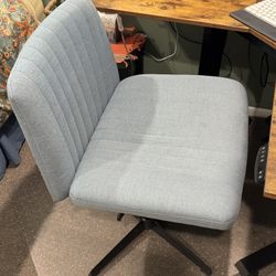 Wide Seat Office Chair