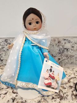$25.00 - Vtg Madame Alexander "International Series" Collection Doll - India!  Gorgeous Representation with Storybook!  Like New!