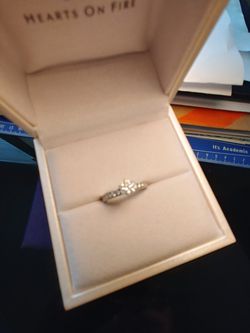 Diamond Ring. Propose with the best diamonds in the Wolrd