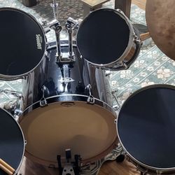 Pearl Drums 