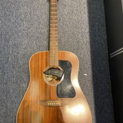 Guilt D25 With Pick-up 