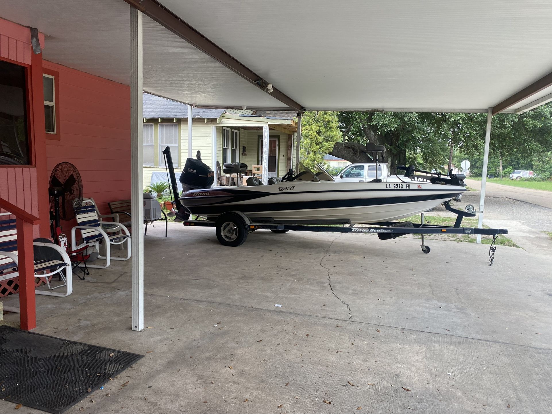 186 Triton Boat