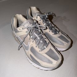 Nike Vomero size 9.5 men