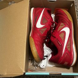 Nike SB Gato QS Size 9 Supreme Shoes