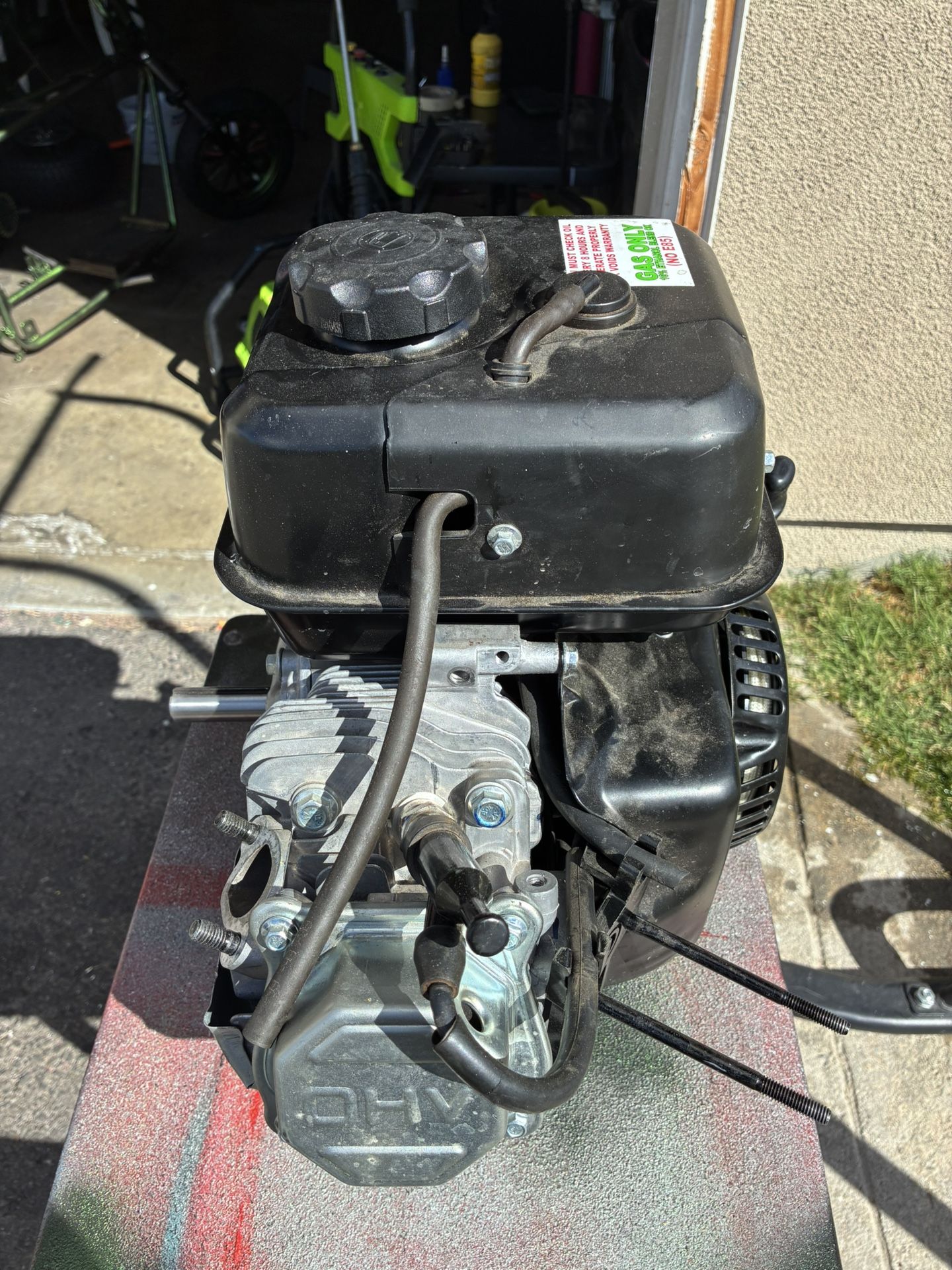 212 Predator Engine For Sale Or Trade For 1/2 Gallon Or A Whole Gallon Cylinder Tank