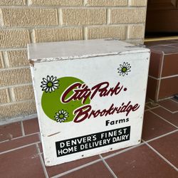  1960s City Park Brookridge Farm Dairy Crate